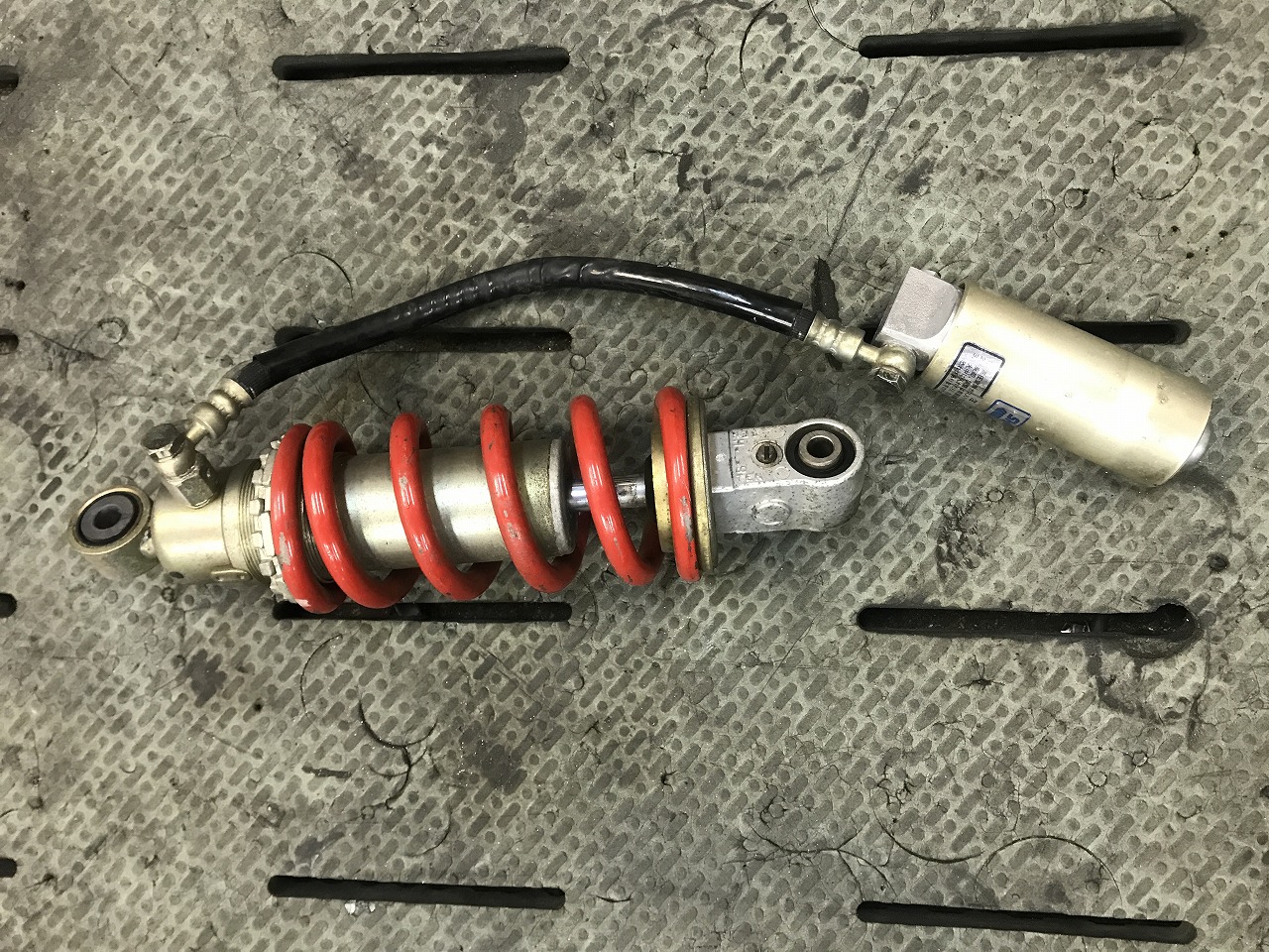 NSR250R SE MC21純正リアサスペンション NSR250R MC21純正リアサス リアショック リアサスペンションKV3