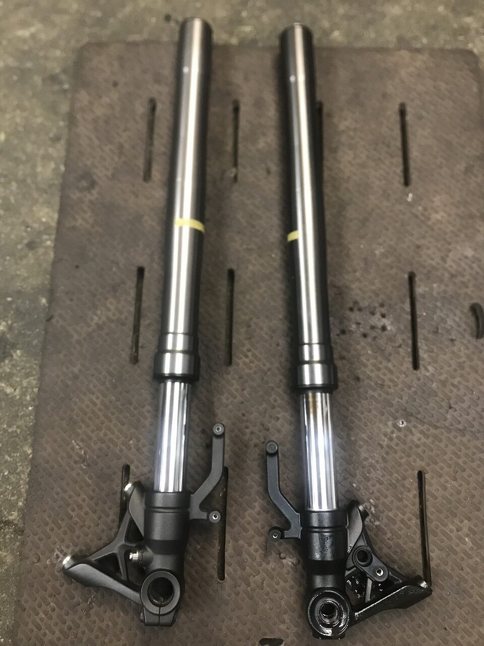 GMD神戸【作業事例】 カワサキ NINJA1000 純正 フロントフォーク